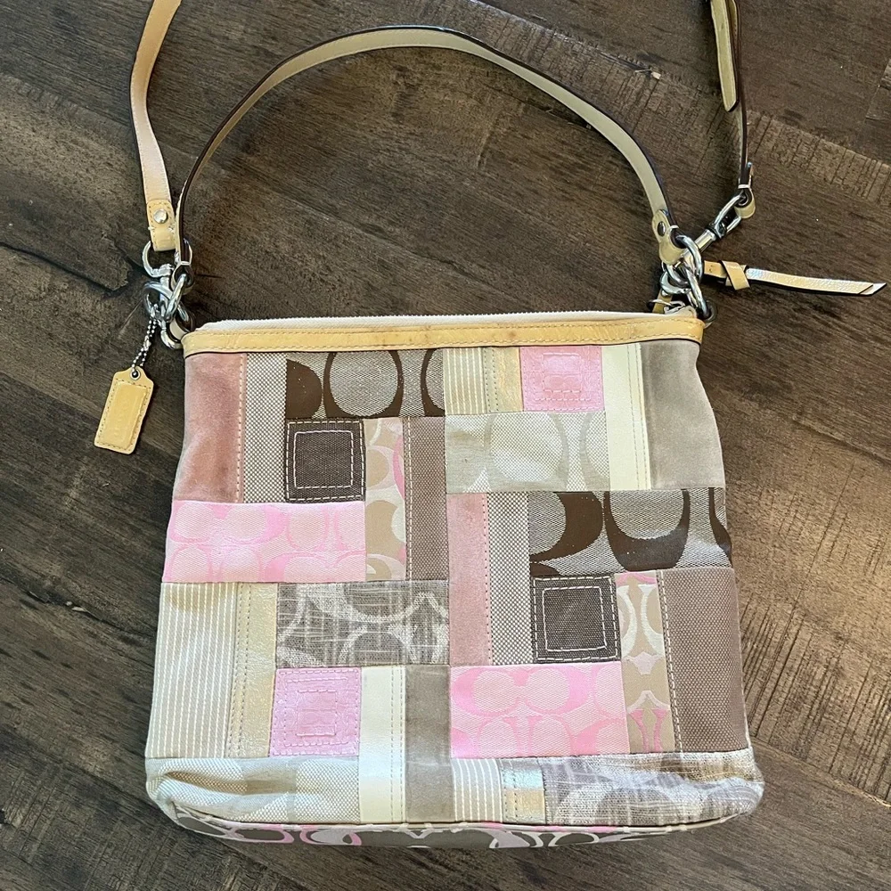 Y2K Coach | Patchwork Shoulder Bag - Picture 4 of 12